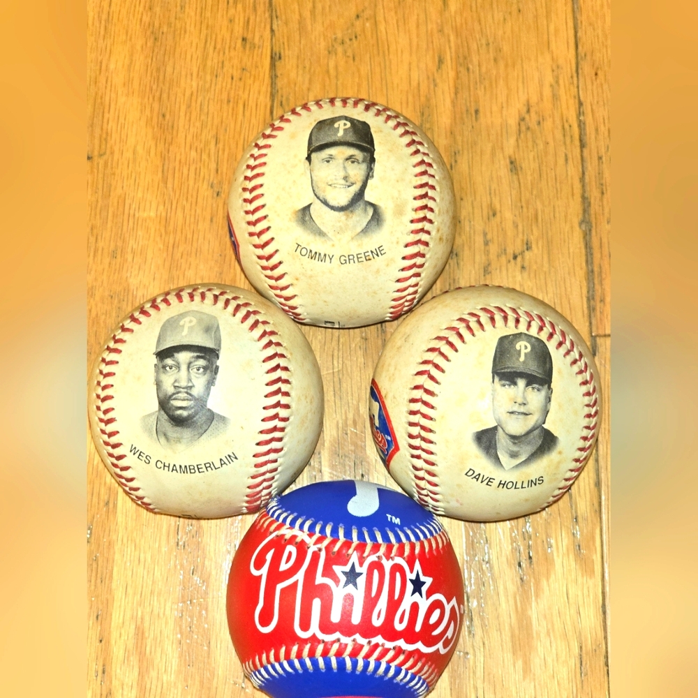 Phillies Baseball Set with Player Portraits